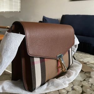 NWT BURBERRY Macken House Check Derby Leather